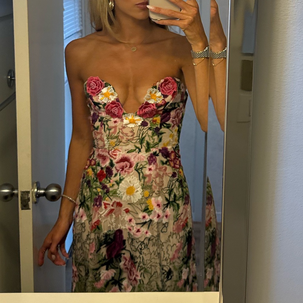 ELLIATT FLORA GOWN nude multi floral SIZE XS - Picture 3 of 3